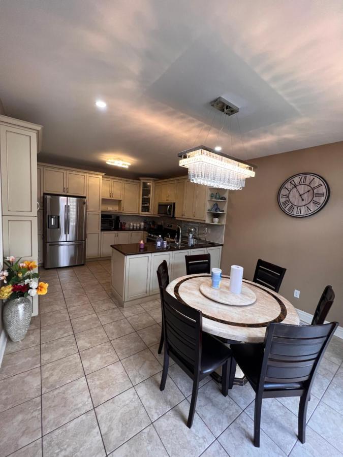 Spacious Detached In Brampton Exterior foto